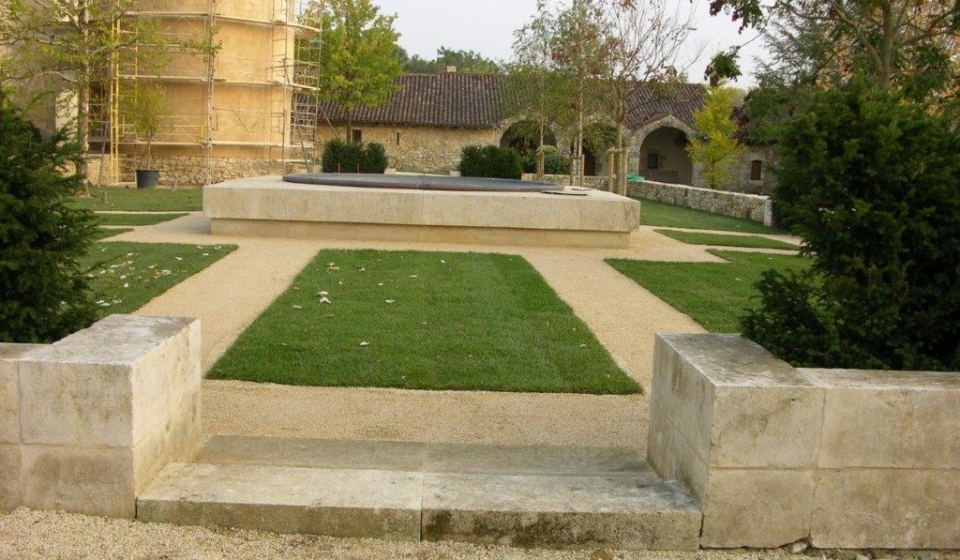 Jardin cour interrieure d'un chateau2